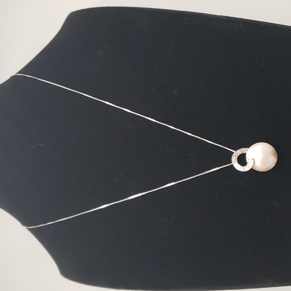 Mobe Pearl Opaque & Diamond Necklace/Earring Set 16-18MM - Picture 3 of 8